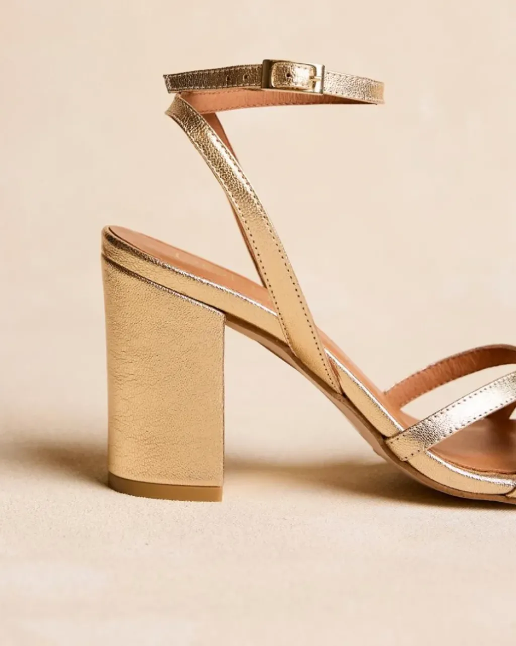 Polin et moi Sandalias*Sandalia Tiras Clio Oro